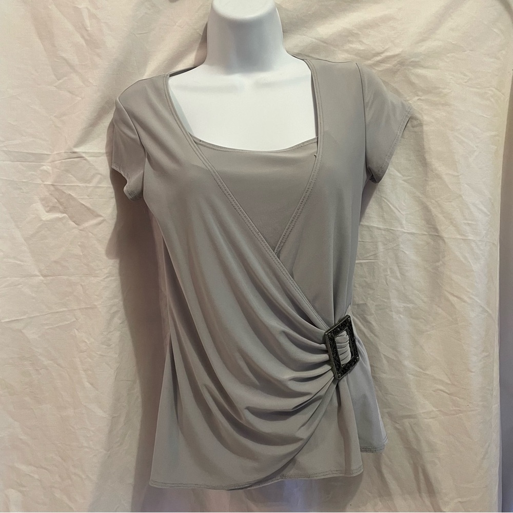 Jason Maxwell grey wrap short sleeve top - Picture 2 of 9